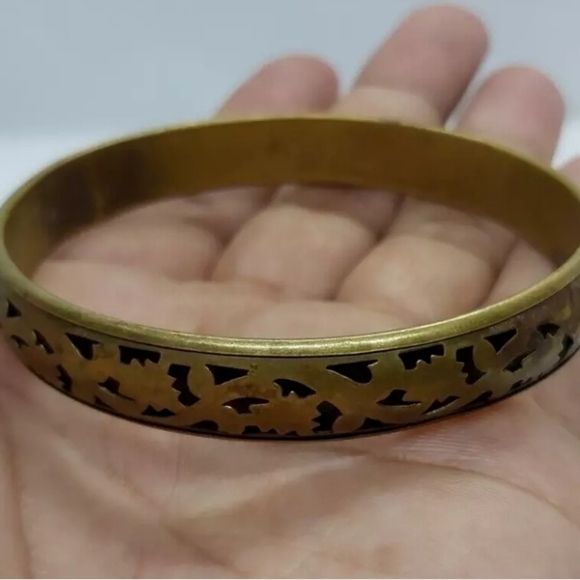 Vintage Gold-Tone Bracelet - Picture 3 of 6